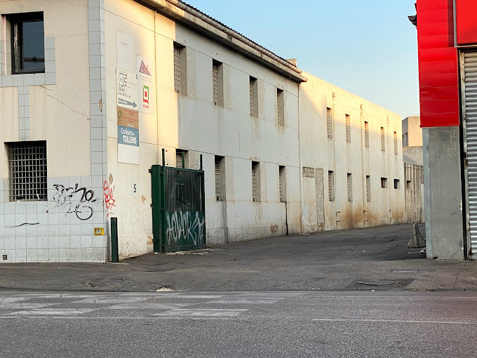 Aperçu des activités de la casse automobile PROVENCALE DE FERRAILLES PROFER située à MARSEILLE 14 (13014)